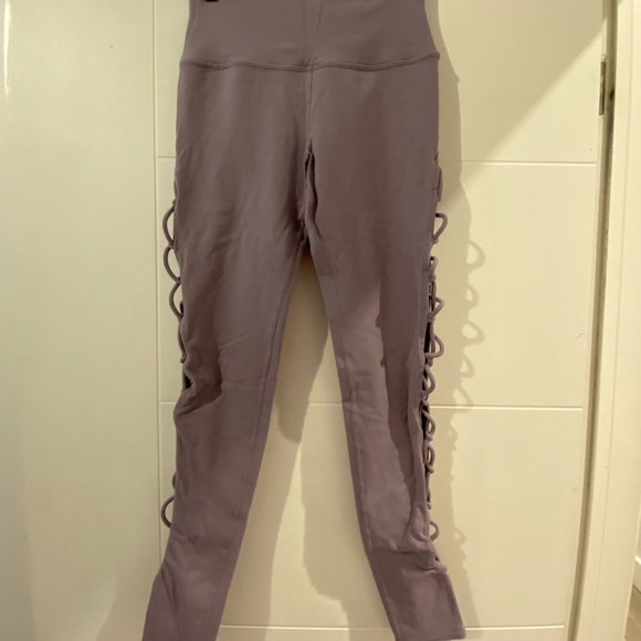 Alo Yoga Lilac Cutout Leggings - Picture 1 of 3